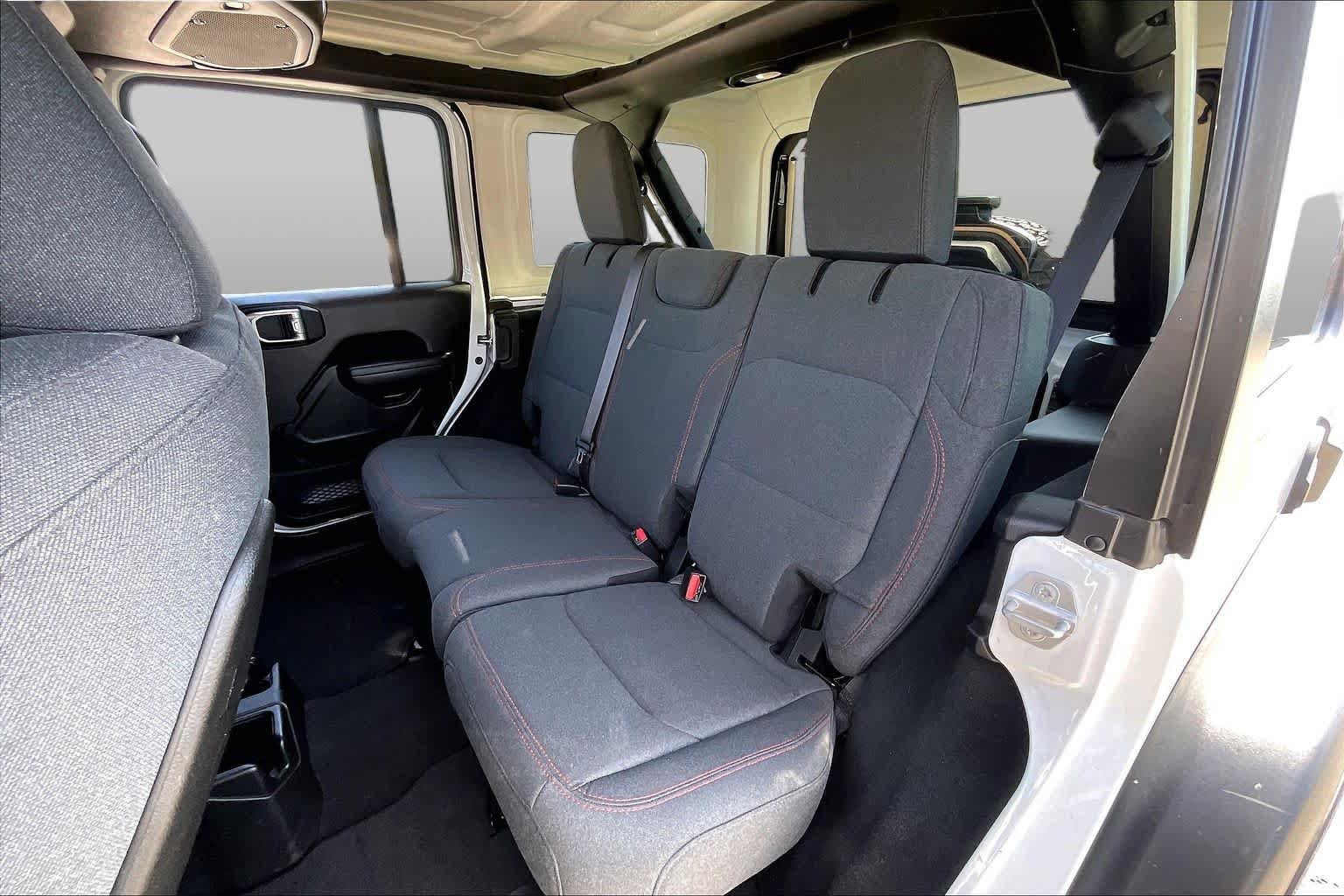 Used 2026 Jeep Wrangler Unlimited Rubicon AWD/4WD image 18