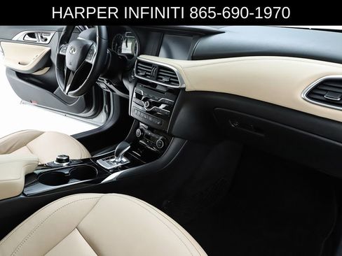 Used 2018 INFINITI QX30 AWD image 32