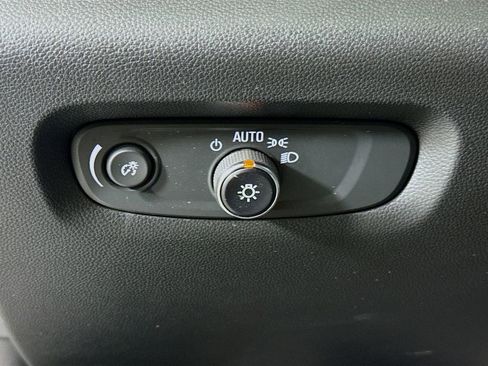 Used 2024 Chevrolet Traverse LT image 10