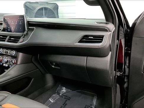 Used 2023 GMC Yukon AT4 w/ Technology Package AWD/4WD image 16