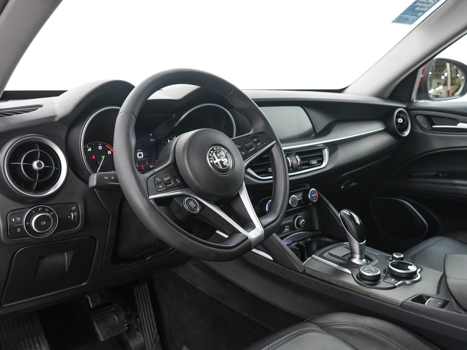 Used 2019 Alfa Romeo Stelvio Ti AWD/4WD image 25