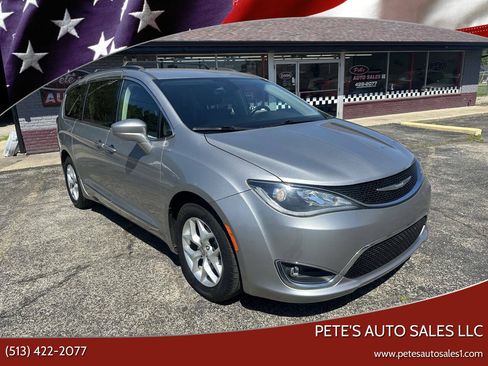 Used 2017 Chrysler Pacifica Touring-L w/ Tire & Wheel Group FWD image 1