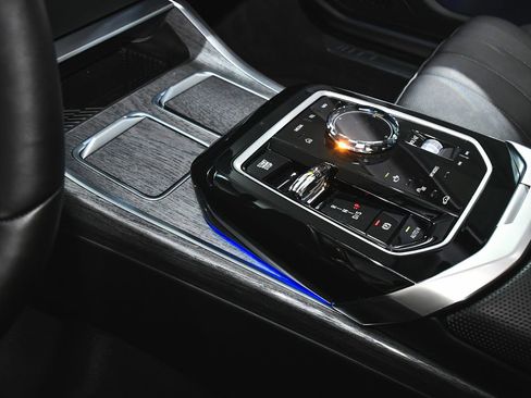 Used 2025 BMW 740i RWD image 73