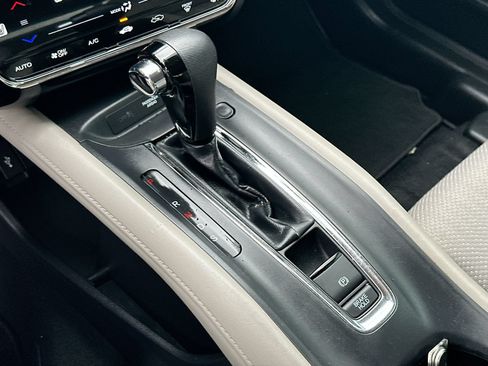 Used 2016 Honda HR-V EX image 19