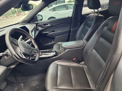 Used 2024 Chevrolet Trax RS w/ Sunroof Package FWD image 10