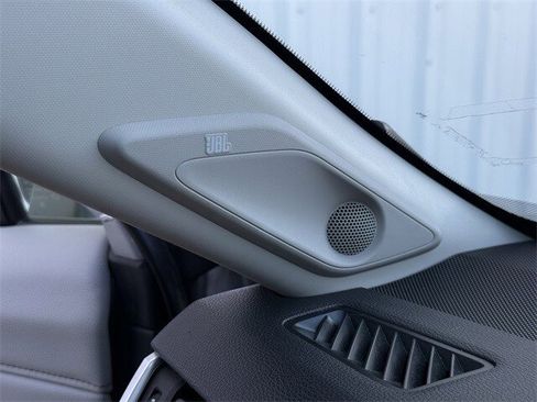 Used 2020 Toyota RAV4 Limited image 25