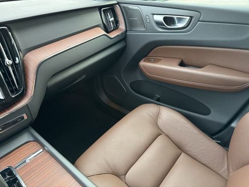 Used 2024 Volvo XC60 T8 Plus w/ Protection Package Premier image 26