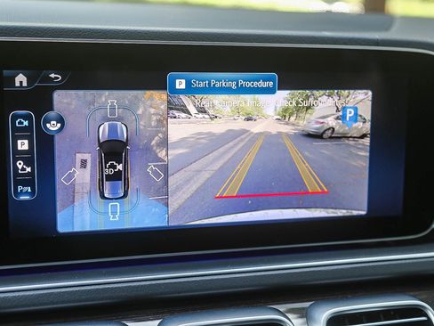 Used 2025 Mercedes-Benz GLS 450 4MATIC image 22