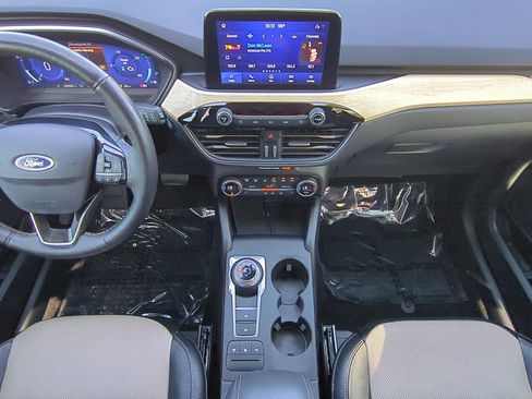 Used 2021 Ford Escape Titanium w/ Titanium Elite Package FWD image 14