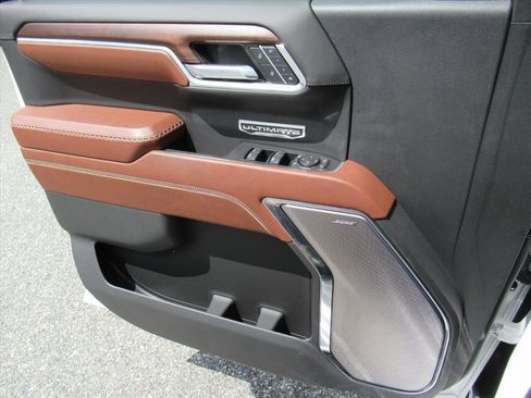 Used 2024 GMC Sierra 1500 Denali Ultimate image 30