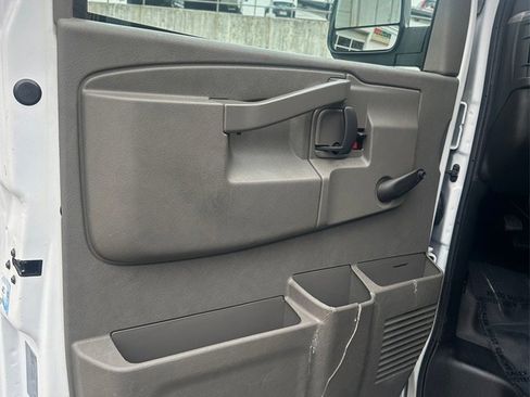 Used 2021 Chevrolet Express 3500 image 7