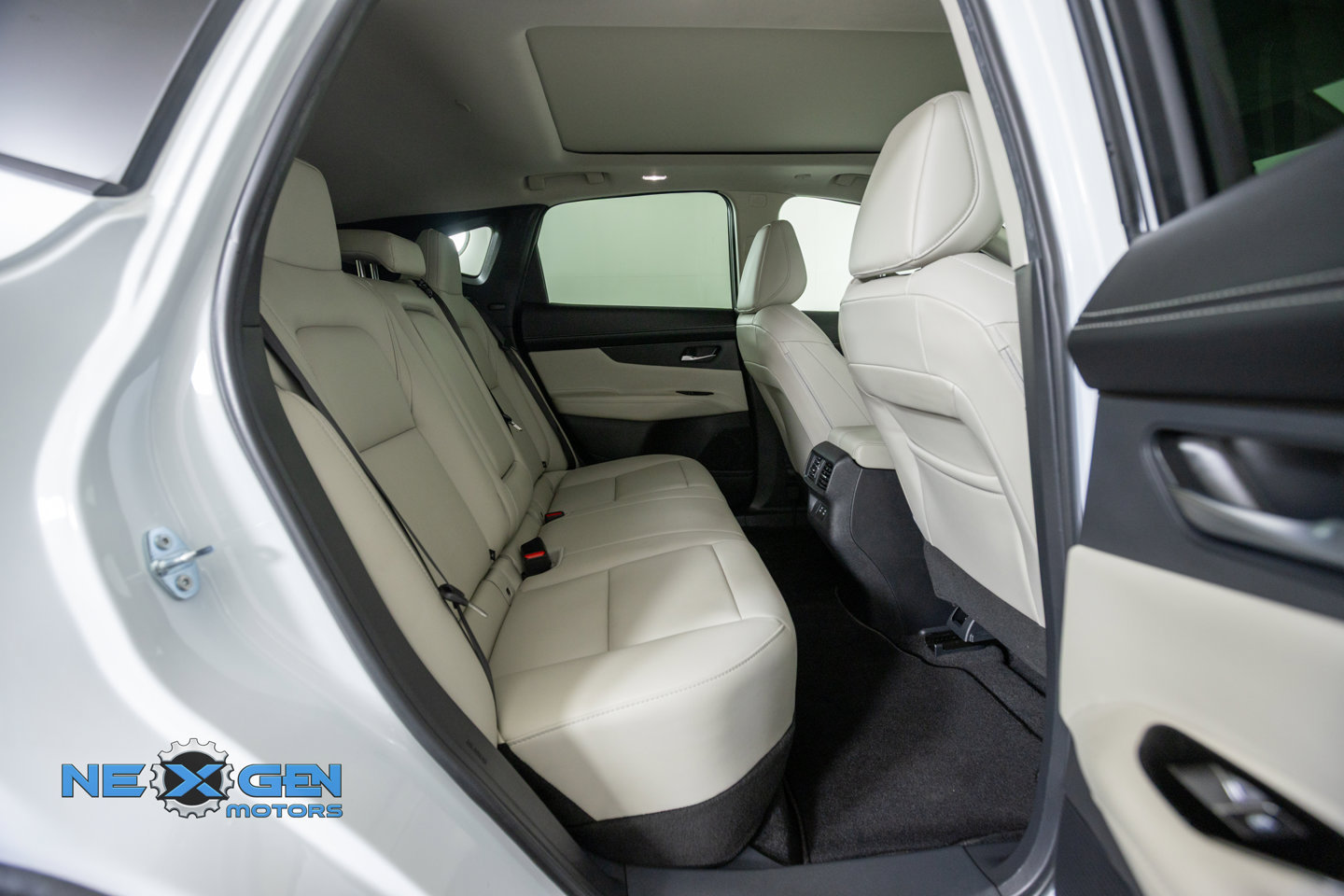 Used 2025 Nissan Murano SL AWD/4WD image 37