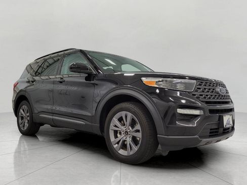 Used 2023 Ford Explorer XLT w/ Equipment Group 202A AWD/4WD image 1