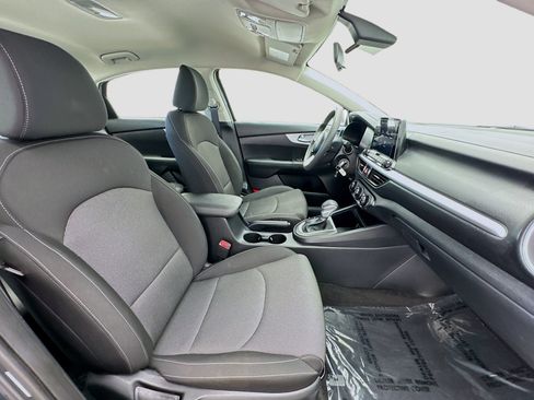 Used 2024 Kia Forte LXS w/ LXS Technology Package image 18