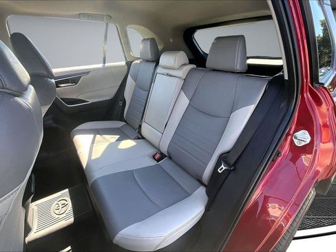 Used 2022 Toyota RAV4 XLE Premium AWD/4WD image 23