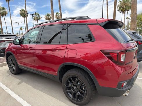 Used 2025 Honda Passport Black Edition image 3
