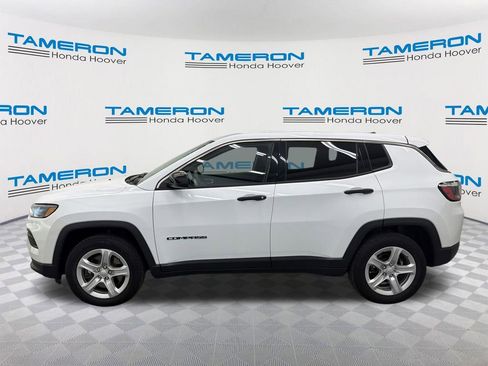 Used 2023 Jeep Compass Sport image 2