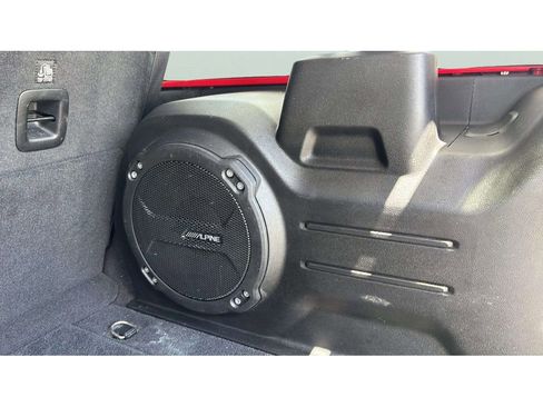Used 2019 Jeep Wrangler Unlimited Sahara w/ Uconnect 4C Nav & Sound Group AWD/4WD image 19
