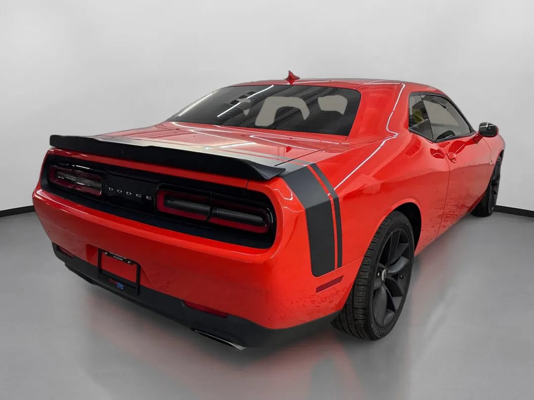 Used 2017 Dodge Challenger R/T Scat Pack RWD image 10