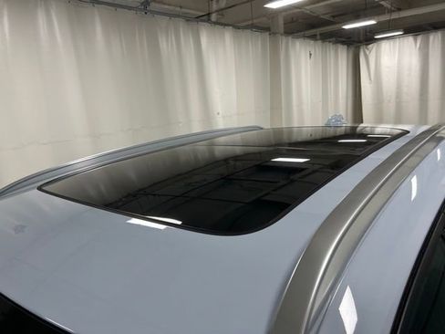 Used 2025 Volvo XC40 B5 Core image 5