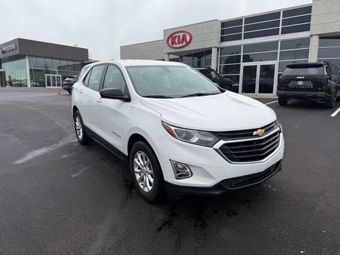 Used 2018 Chevrolet Equinox LS AWD/4WD image 4