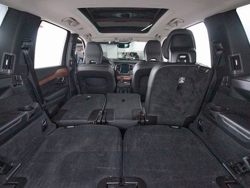 Certified 2025 Volvo XC90 B6 Plus w/ Protection Package Premier image 40