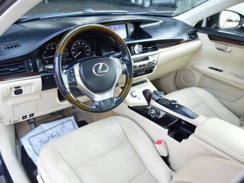 Used 2014 Lexus ES 350 w/ Premium Package FWD image 12