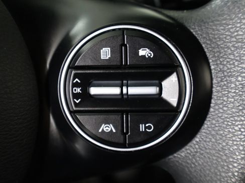 Certified 2025 Kia Soul LX FWD image 36