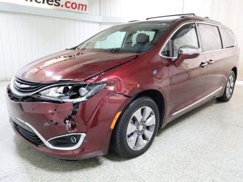 Used 2019 Chrysler Pacifica Limited w/ Advanced Safetytec Group image 2