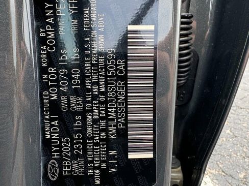 Used 2025 Hyundai Elantra SEL FWD image 17