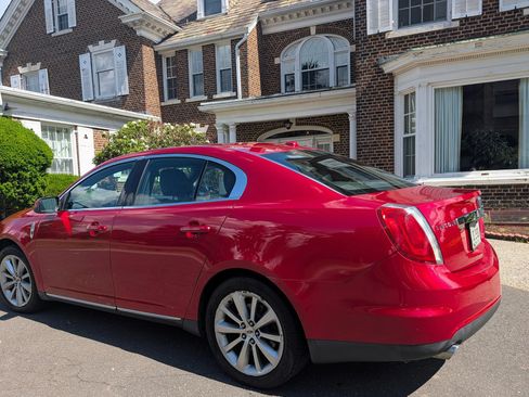 Used 2012 Lincoln MKS AWD image 2