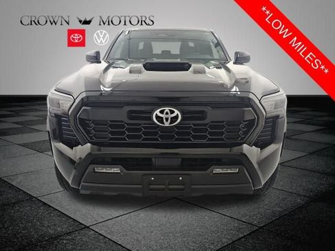 Used 2025 Toyota Tacoma TRD Sport image 2