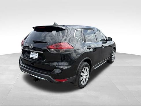 Used 2019 Nissan Rogue S FWD image 2