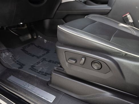 Used 2024 GMC Yukon XL SLT image 15