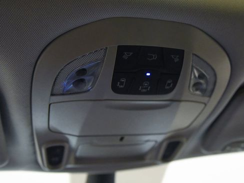 Used 2024 Chrysler Pacifica Limited image 31