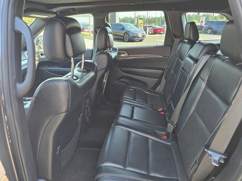 Used 2017 Jeep Grand Cherokee Limited w/ Luxury Group II AWD/4WD image 10