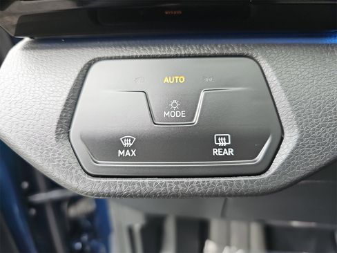 Certified 2023 Volkswagen ID.4 Pro image 24