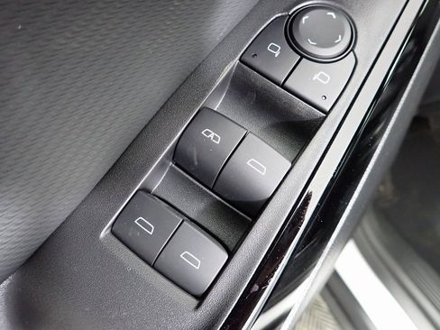 New 2025 Chevrolet Equinox LT w/ Safety and Technology Package image 16