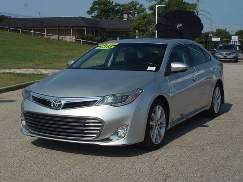 Used 2013 Toyota Avalon Limited FWD image 16
