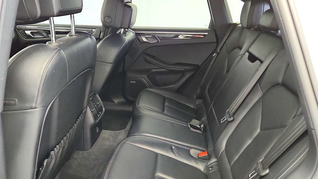 Used 2024 Porsche Macan Turbo w/ Premium Plus Package AWD/4WD image 21