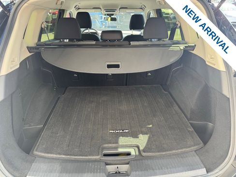 Used 2023 Nissan Rogue SV image 13