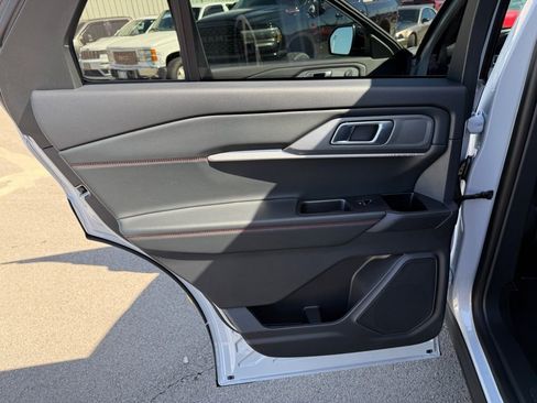 New 2026 Ford Explorer ST-Line image 9