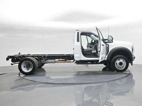 New 2025 Ford F550 2WD Regular Cab Super Duty image 4
