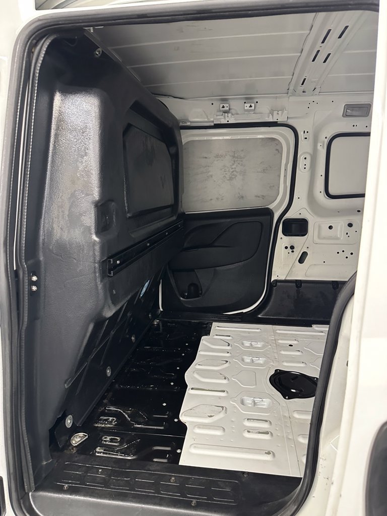 Used 2022 RAM ProMaster City Tradesman FWD image 22
