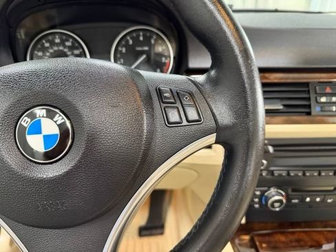 Used 2013 BMW 328i Convertible RWD image 18