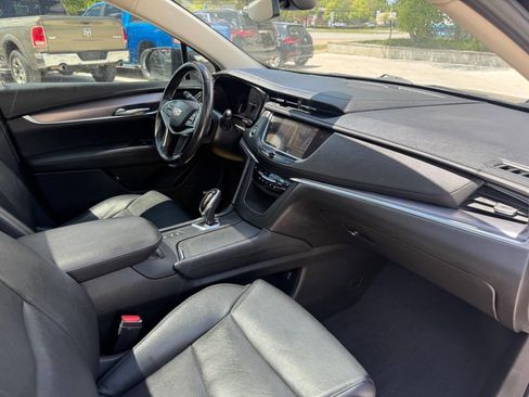 Used 2019 Cadillac XT5 Luxury AWD/4WD image 9