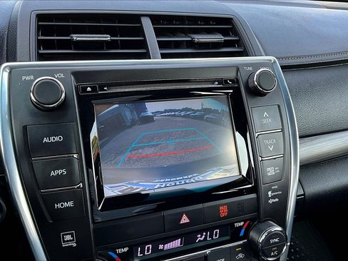 Used 2015 Toyota Camry XLE w/ Moonroof Package FWD image 23