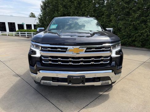 Used 2023 Chevrolet Silverado 1500 LTZ w/ LTZ Premium Package AWD/4WD image 6