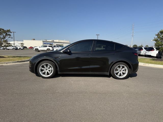 Used 2023 Tesla Model Y Long Range AWD/4WD image 2