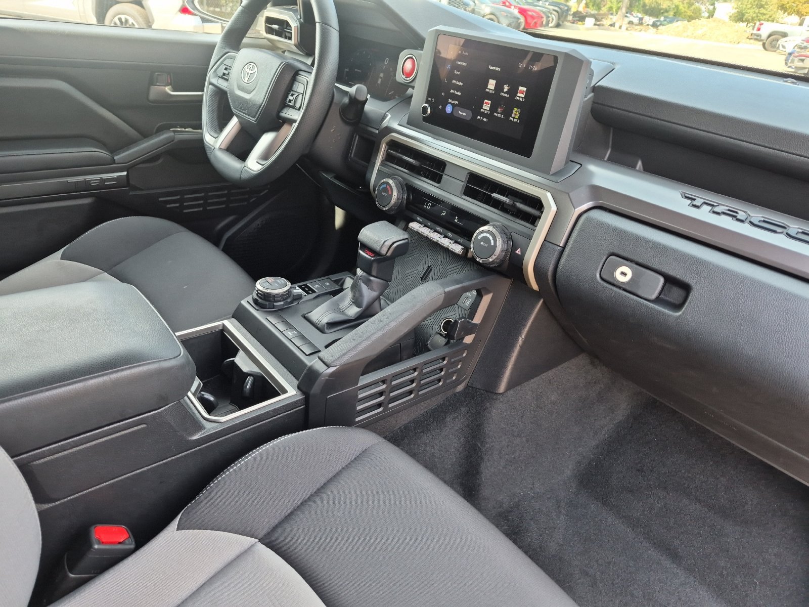 Certified 2025 Toyota Tacoma TRD Off-Road AWD/4WD image 14